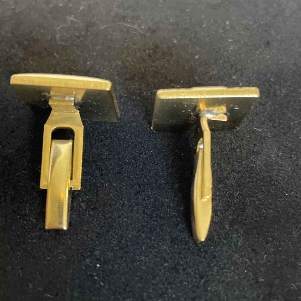 Lord Newport Textured Gold Tone Finish Polished Center Bar Cufflink Tie Clip Set - Picture 5 of 9
